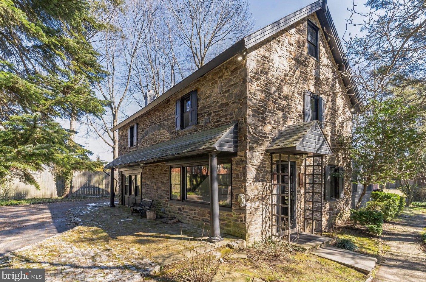 3140 W School House Ln, Philadelphia, PA 19144