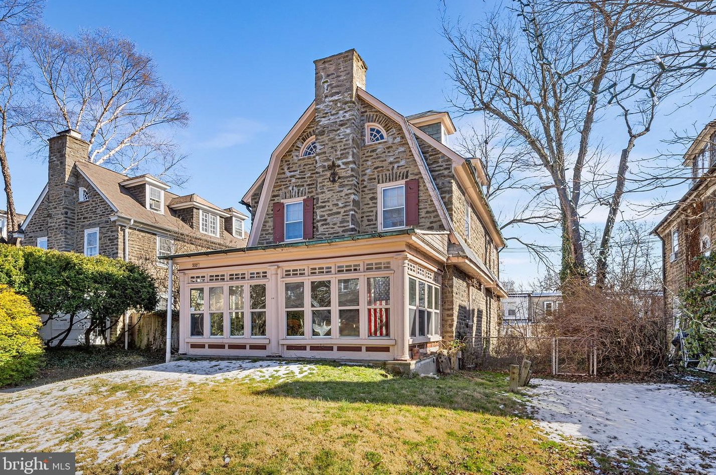 3312 Queen Ln, Philadelphia, PA 19129-1410