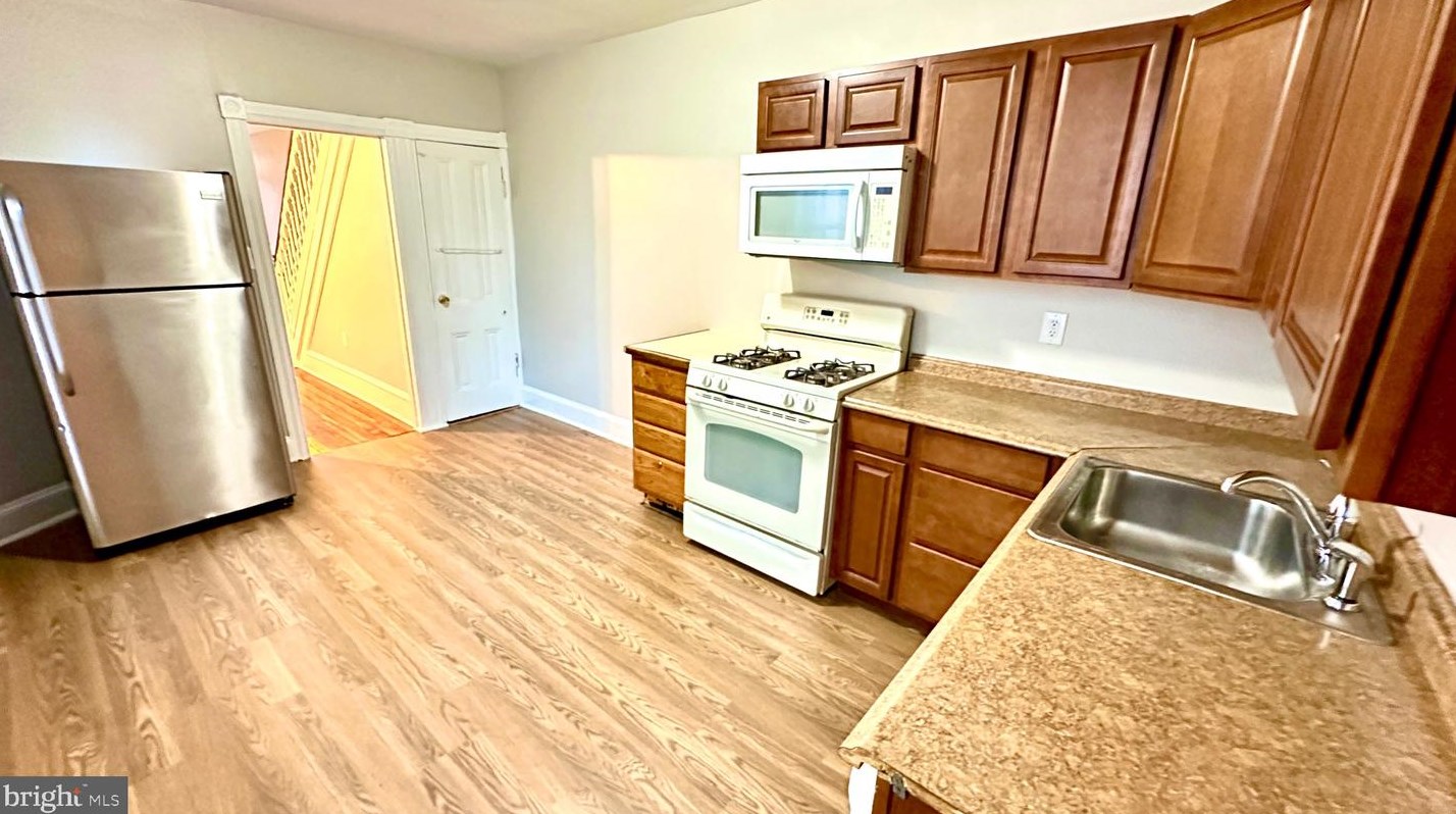 408 Penn St, Philadelphia, PA 19144-5804
