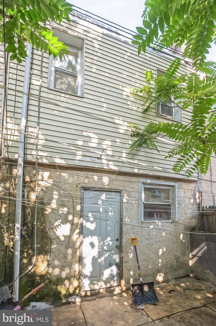 3425 Tampa St, Philadelphia PA 19134-1229 exterior