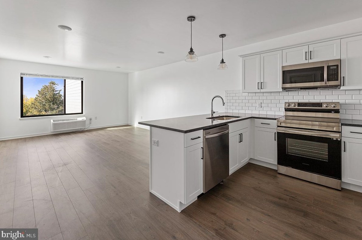 404 Fountain St #205, Philadelphia, PA 19128