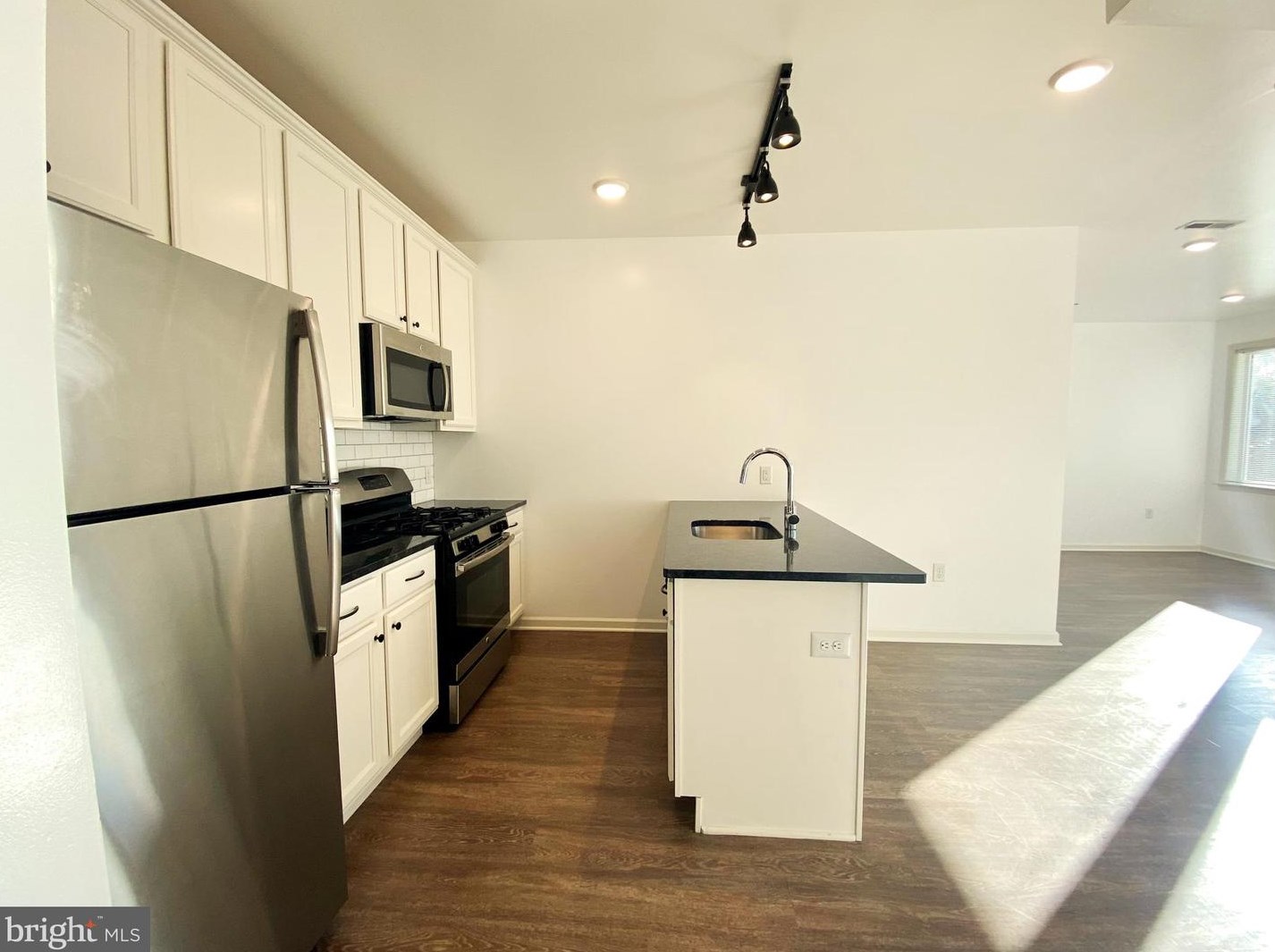 4114 Lauriston St #203, Philadelphia, PA 19128