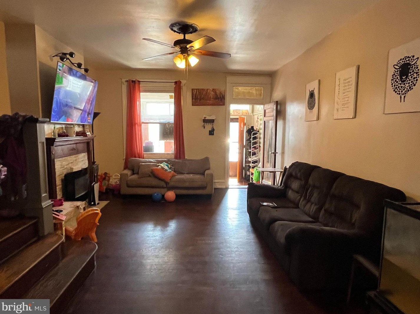 6027 Thompson St, Philadelphia PA 19121-4727 exterior