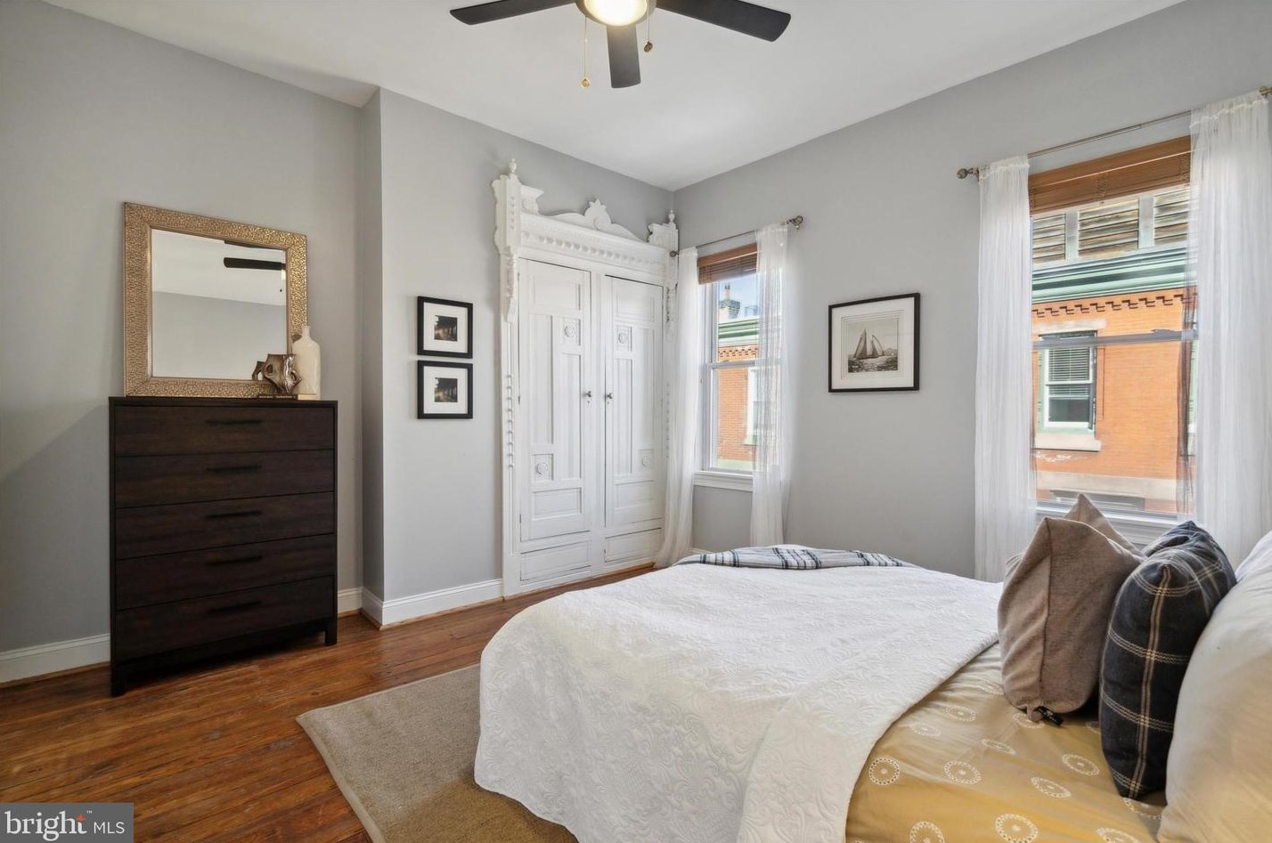 2618 Swain St, Philadelphia PA  19130-2407 exterior
