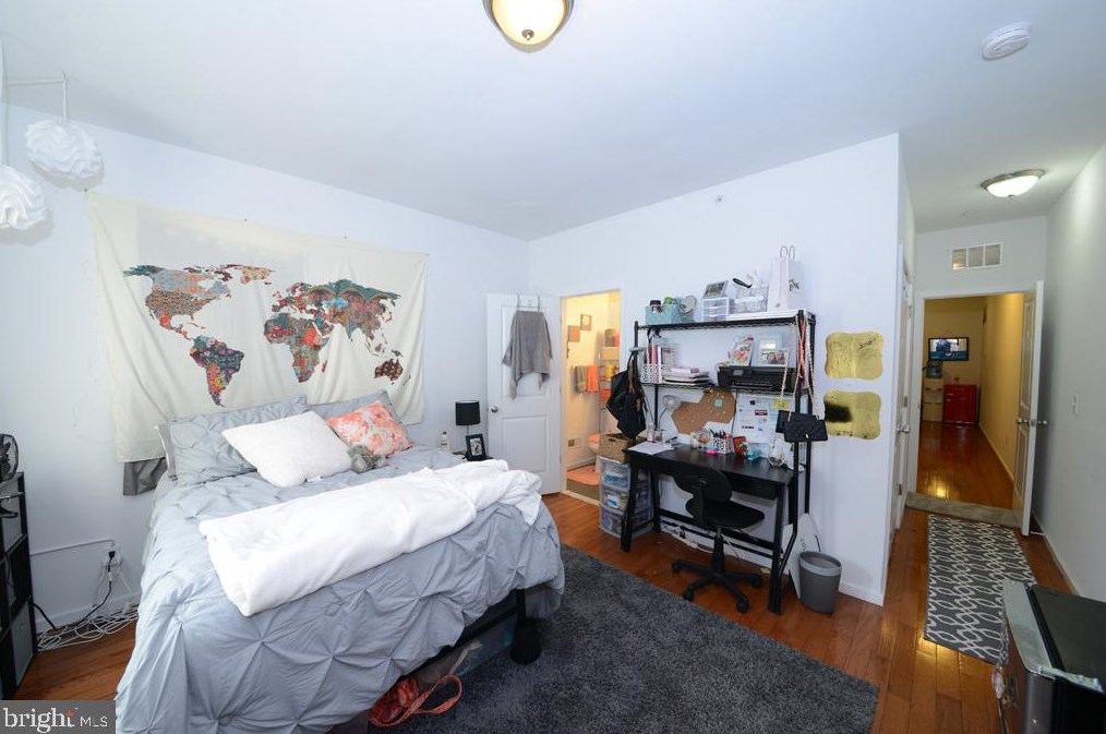 1833 N 17th St #a, Philadelphia, PA 19121