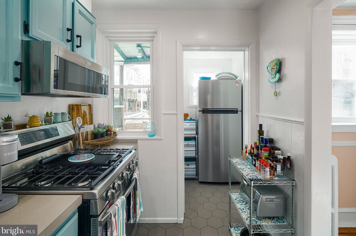 3334 Ainslie St, Philadelphia PA  19129-1442 exterior