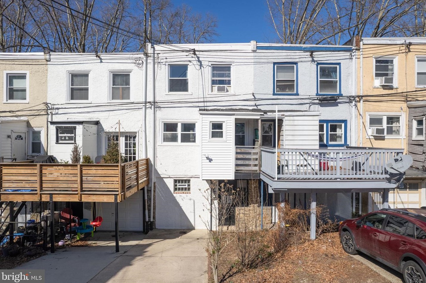3334 Ainslie St, Philadelphia PA  19129-1442 exterior