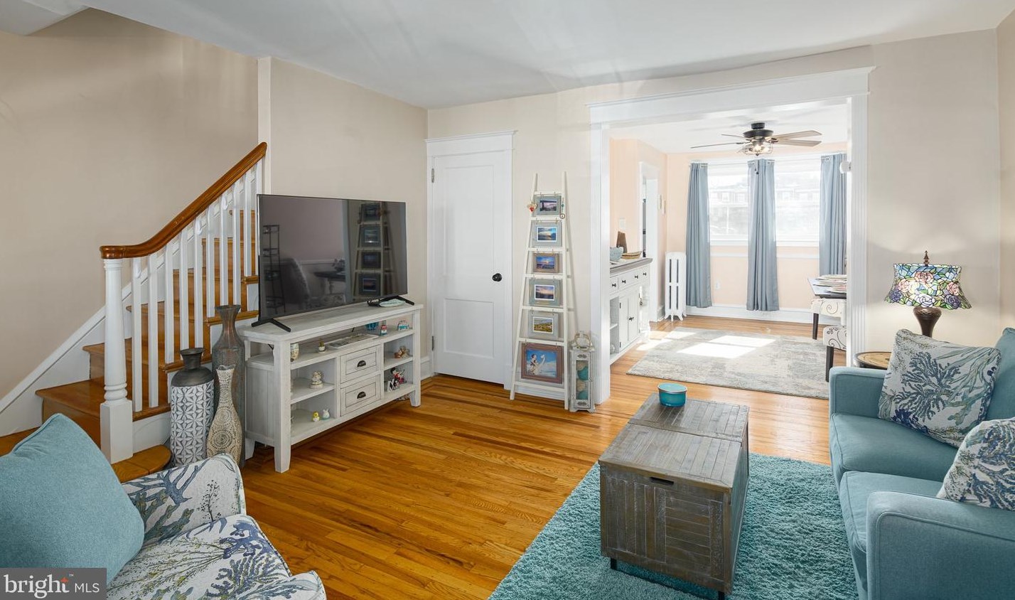 3334 Ainslie St, Philadelphia PA  19129-1442 exterior