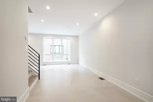 2002 Renaissance Walk, Philadelphia, PA 19145 - Photo 20