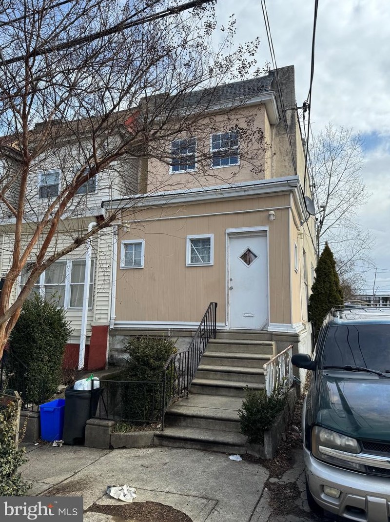 4405 Lawrence St, Philadelphia, PA 19140-2434