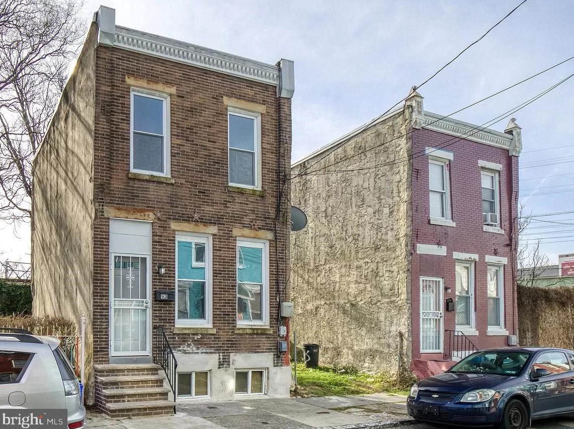 930 Edgley St, Philadelphia, PA 19122