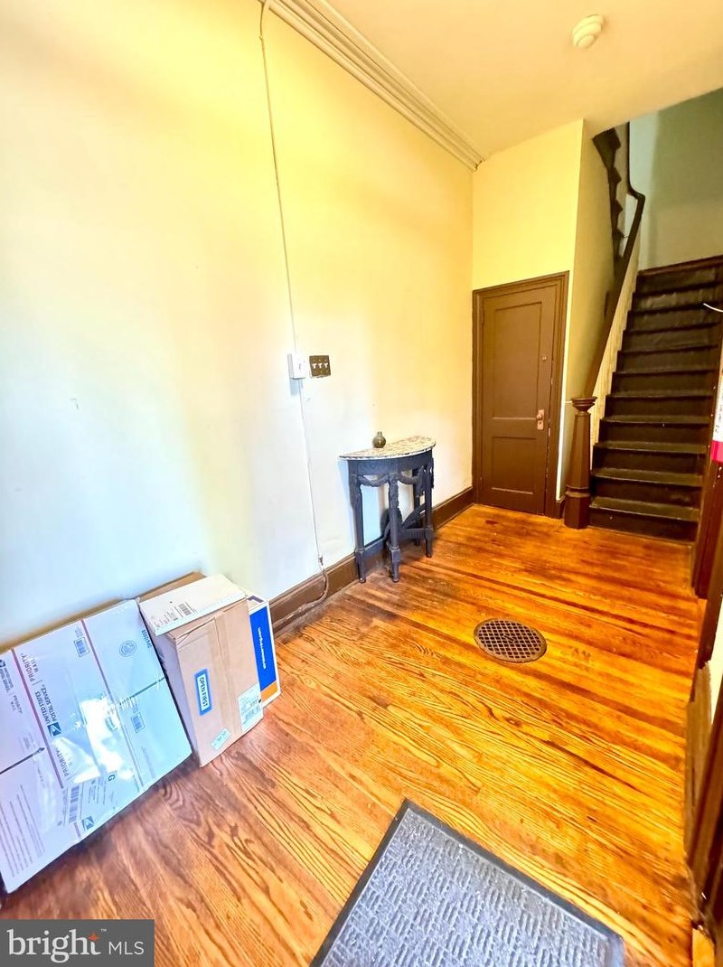 22 W Logan St, Philadelphia, PA 19144