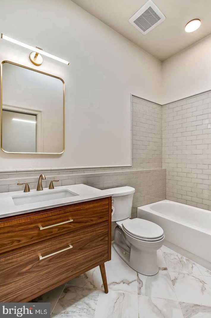 1456 Wilt St, Philadelphia PA  19125-2711 exterior