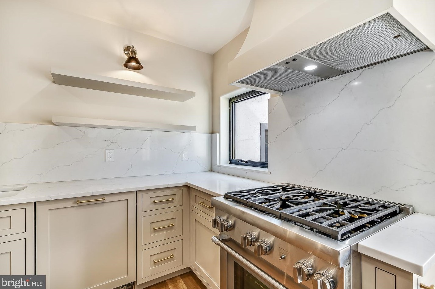 1456 Wilt St, Philadelphia PA  19125-2711 exterior