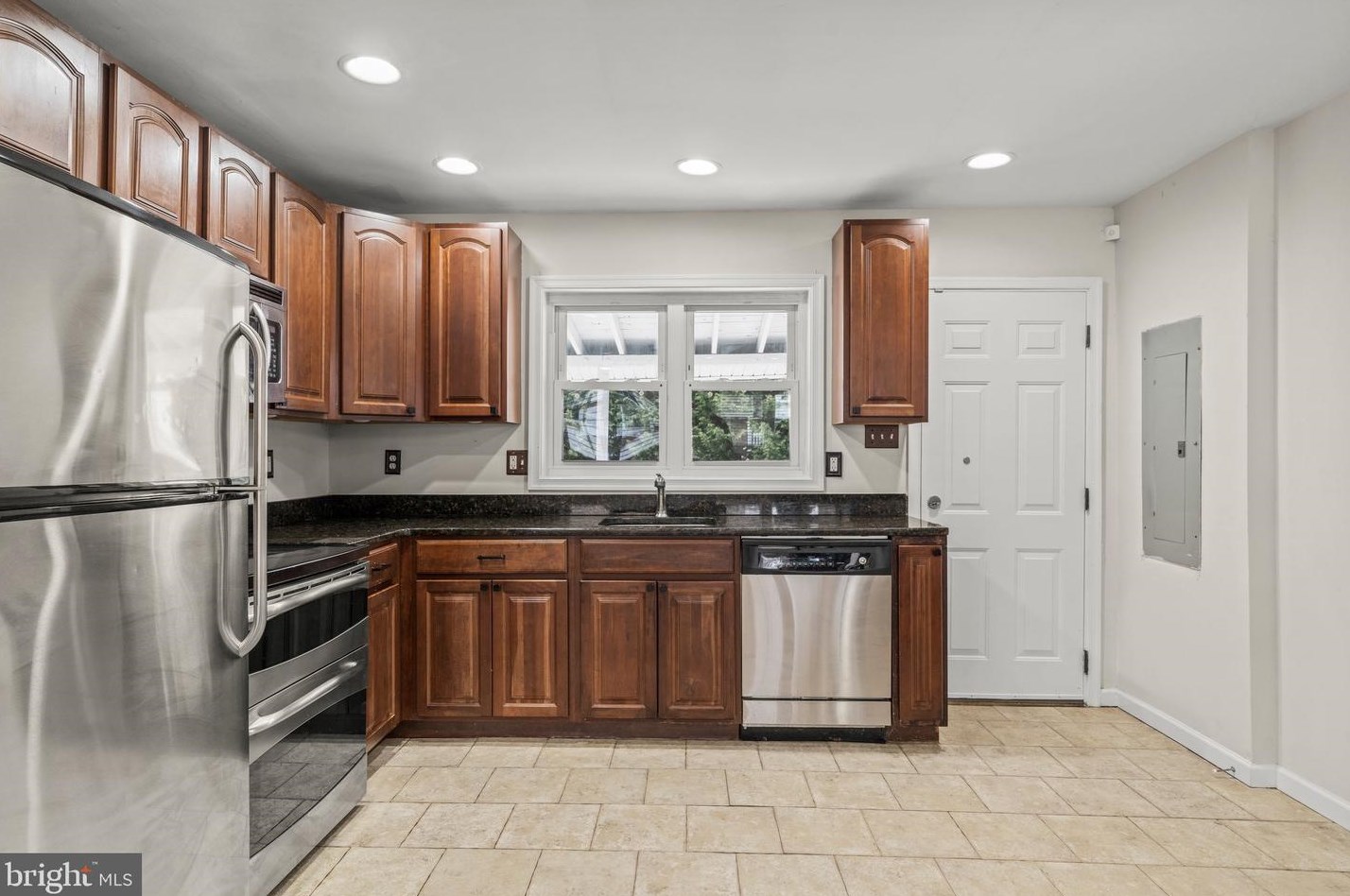 6962 Pawling St, Philadelphia PA  19128-4423 exterior