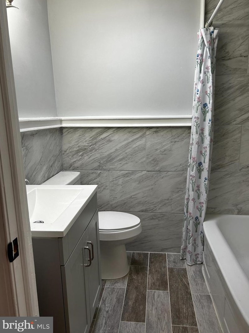 7619 Wyndale Ave, Philadelphia PA 19151-2707 exterior