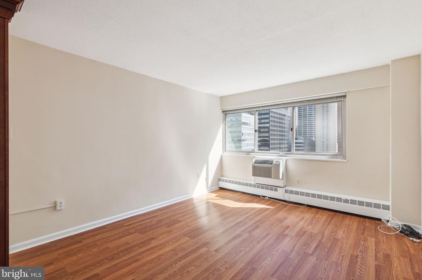 2101 Chestnut St #1219, Philadelphia, PA 19103
