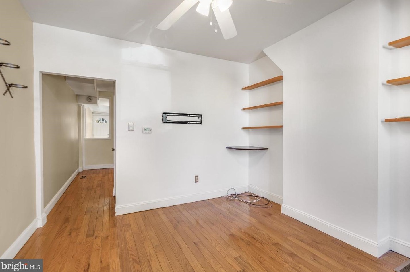 206 Dawson St, Philadelphia, PA 19128