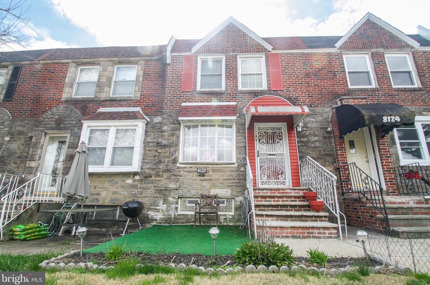 8122 Temple Rd, Philadelphia, PA 19150-1218