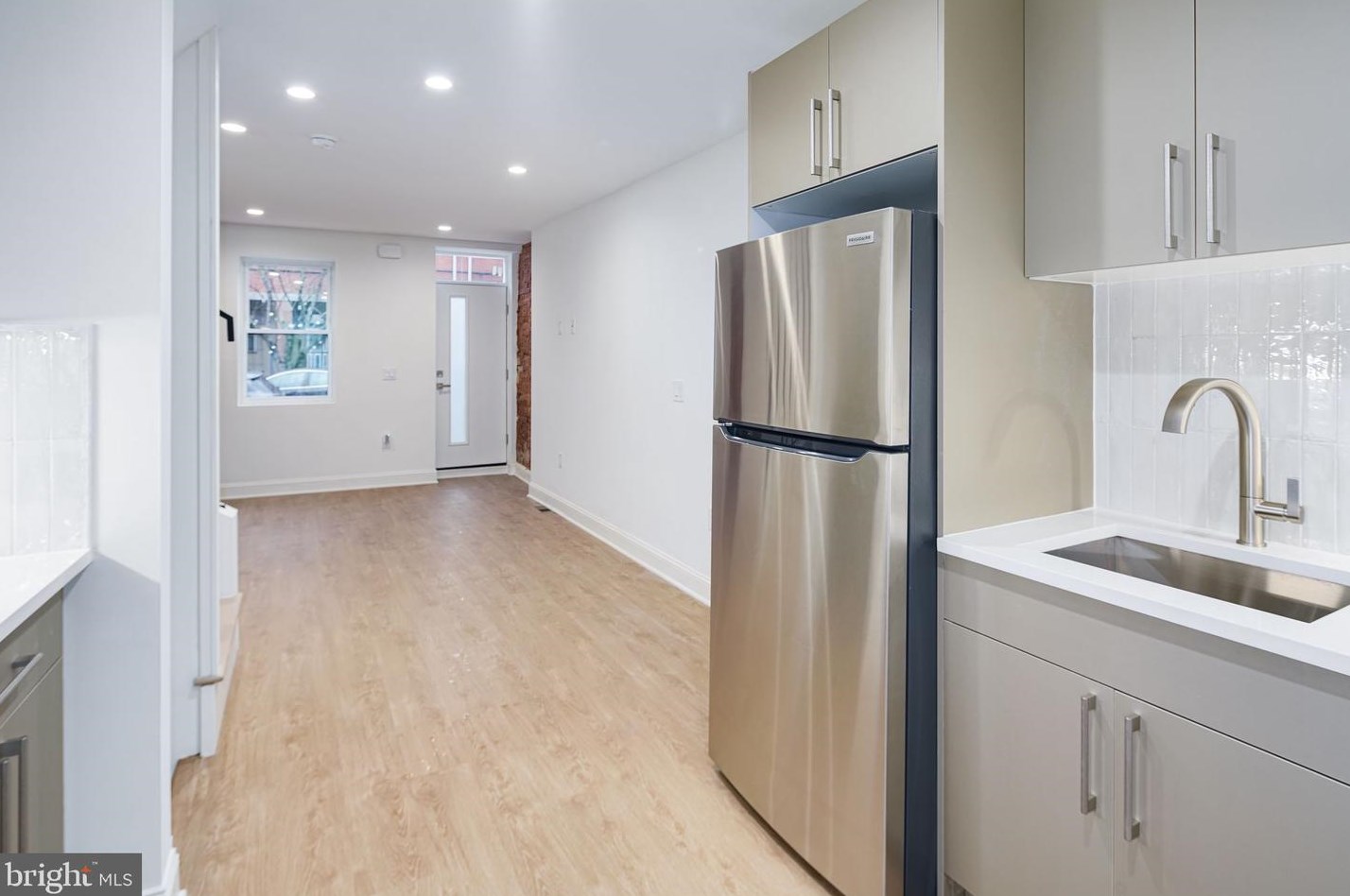 1240 Howard St, Philadelphia PA  19122-4613 exterior