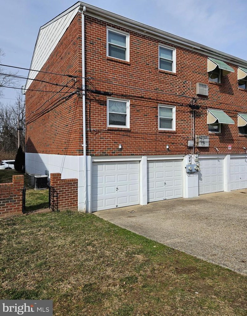 10843 Academy Rd, Philadelphia, PA 19154