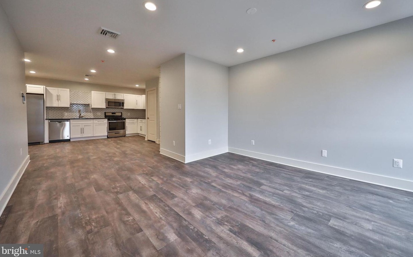 1320 N Franklin St #3r, Philadelphia, PA 19122