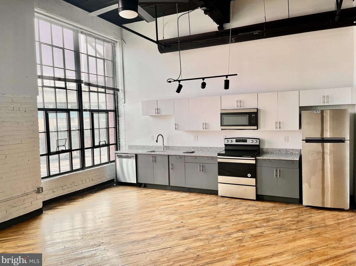 3400 J St #313, Philadelphia, PA 19134