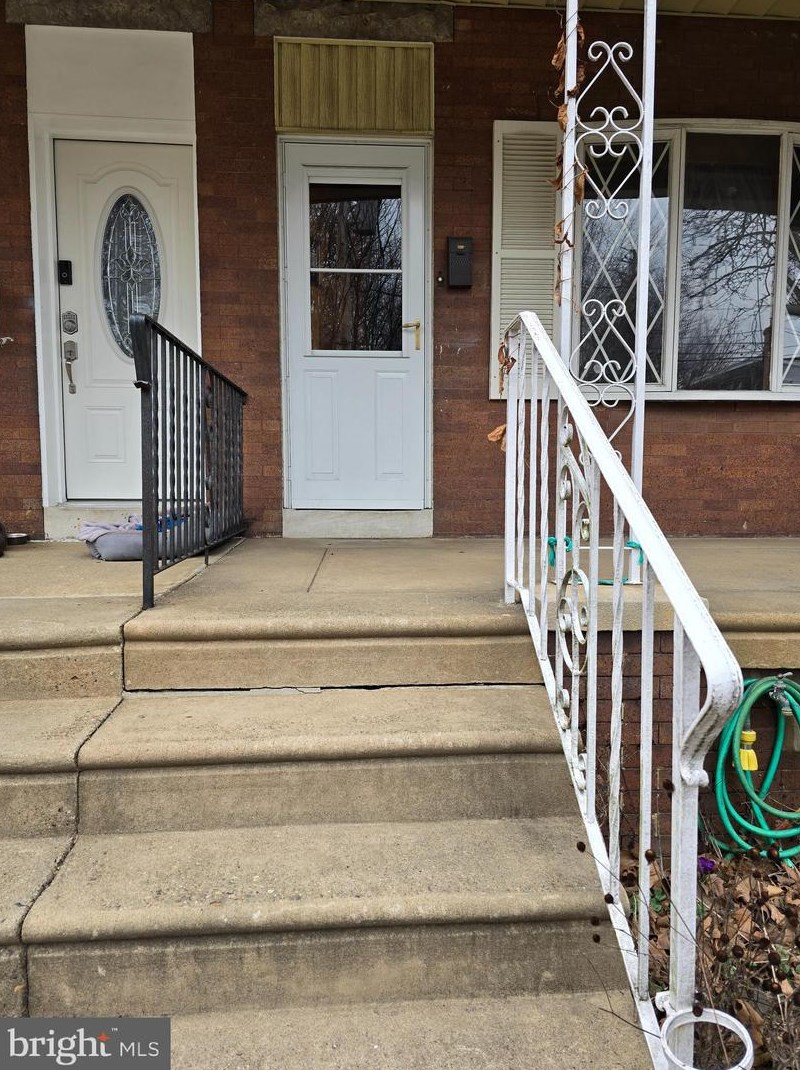 1023 Herbert St, Philadelphia, PA 19124-2921