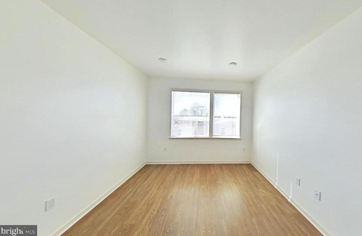 4114 Lauriston St, Philadelphia, PA 19128-3529