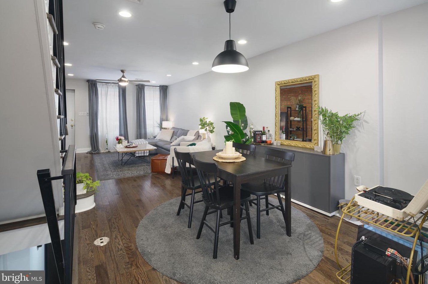 409 Hoffman St, Philadelphia PA  19148-2520 exterior