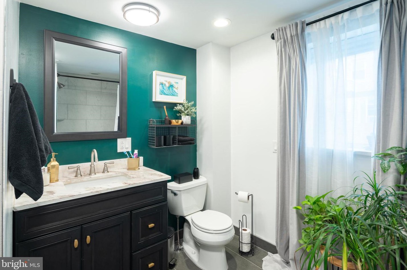 409 Hoffman St, Philadelphia PA  19148-2520 exterior