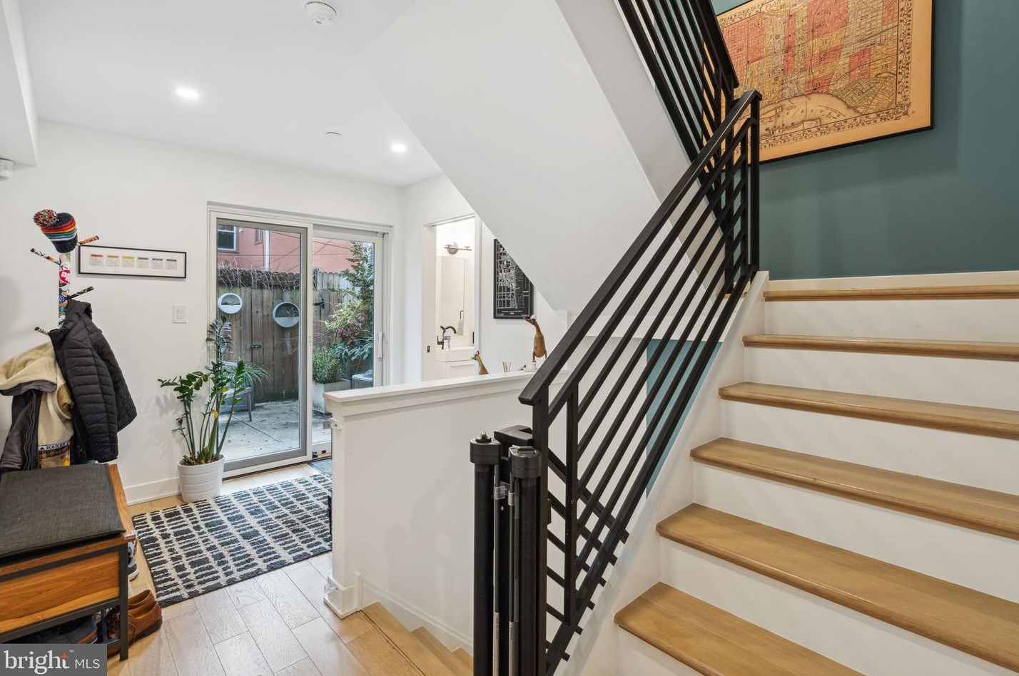 2142 Webster St, Philadelphia, PA 19146-1235
