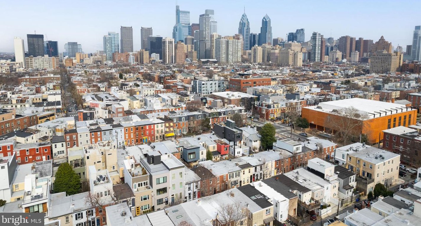 2227 Pemberton St, Philadelphia PA  19146-1140 exterior
