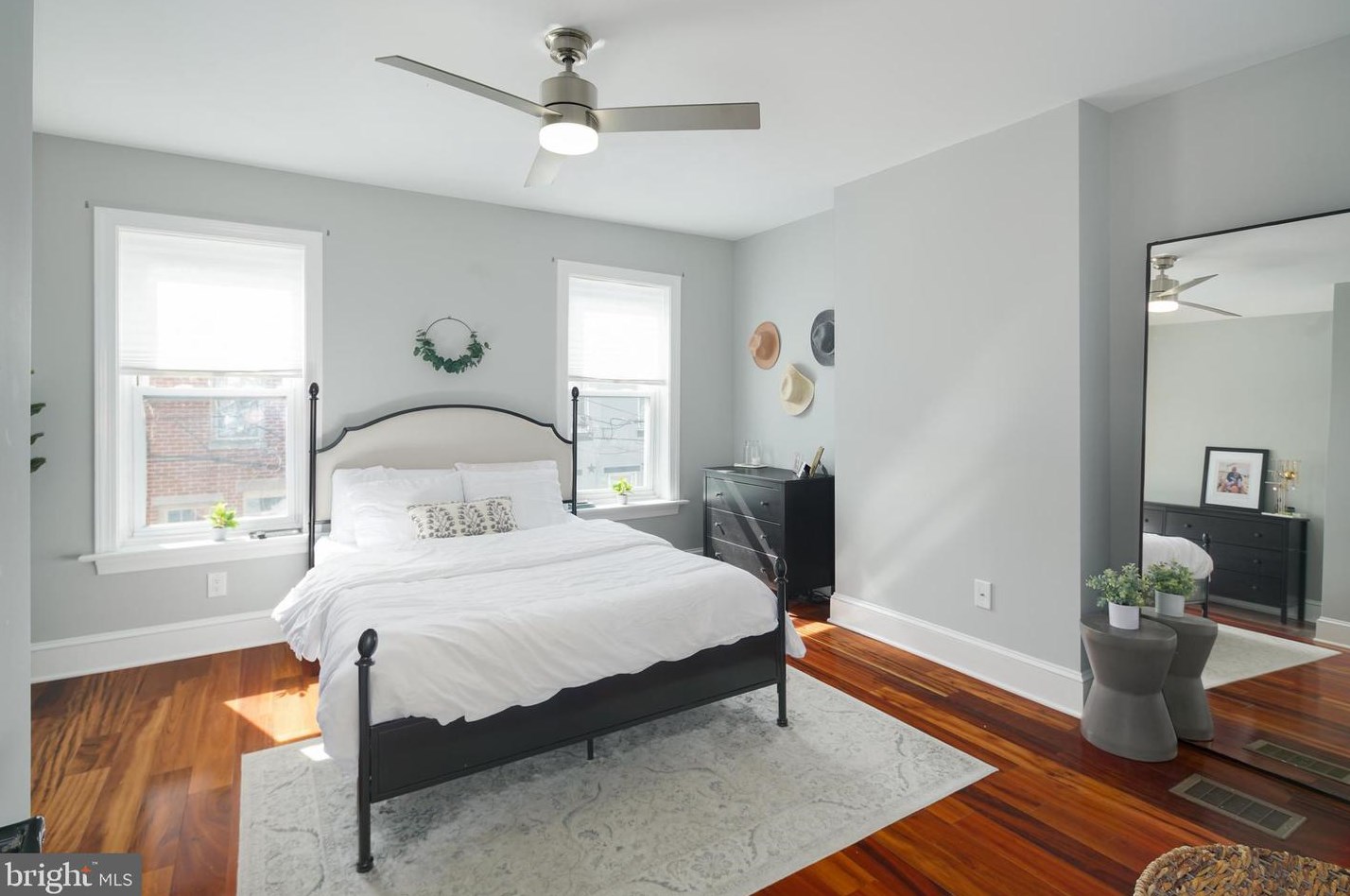 2227 Pemberton St, Philadelphia PA  19146-1140 exterior