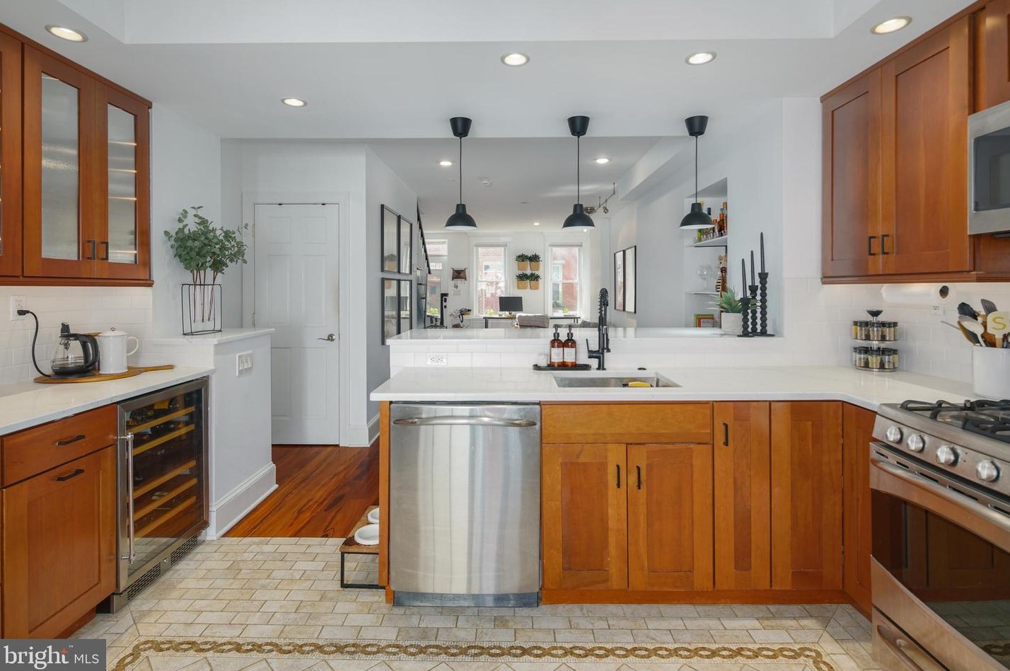 2227 Pemberton St, Philadelphia PA  19146-1140 exterior