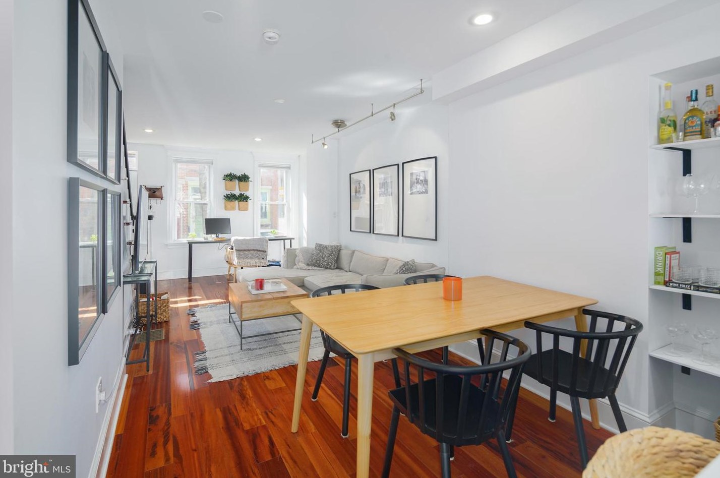 2227 Pemberton St, Philadelphia PA  19146-1140 exterior
