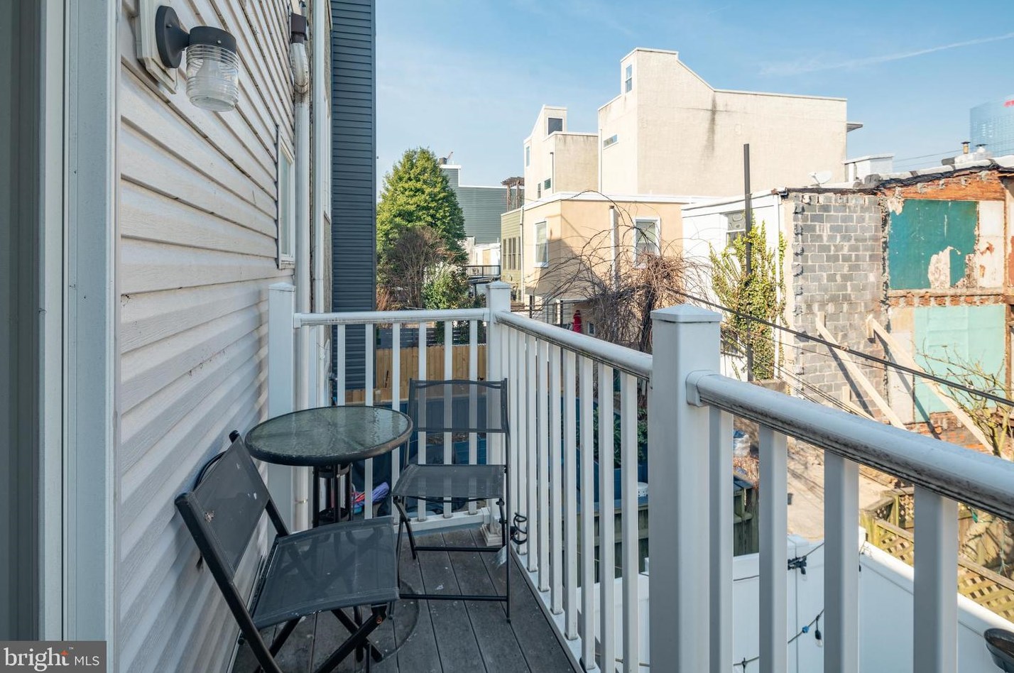 2227 Pemberton St, Philadelphia PA  19146-1140 exterior