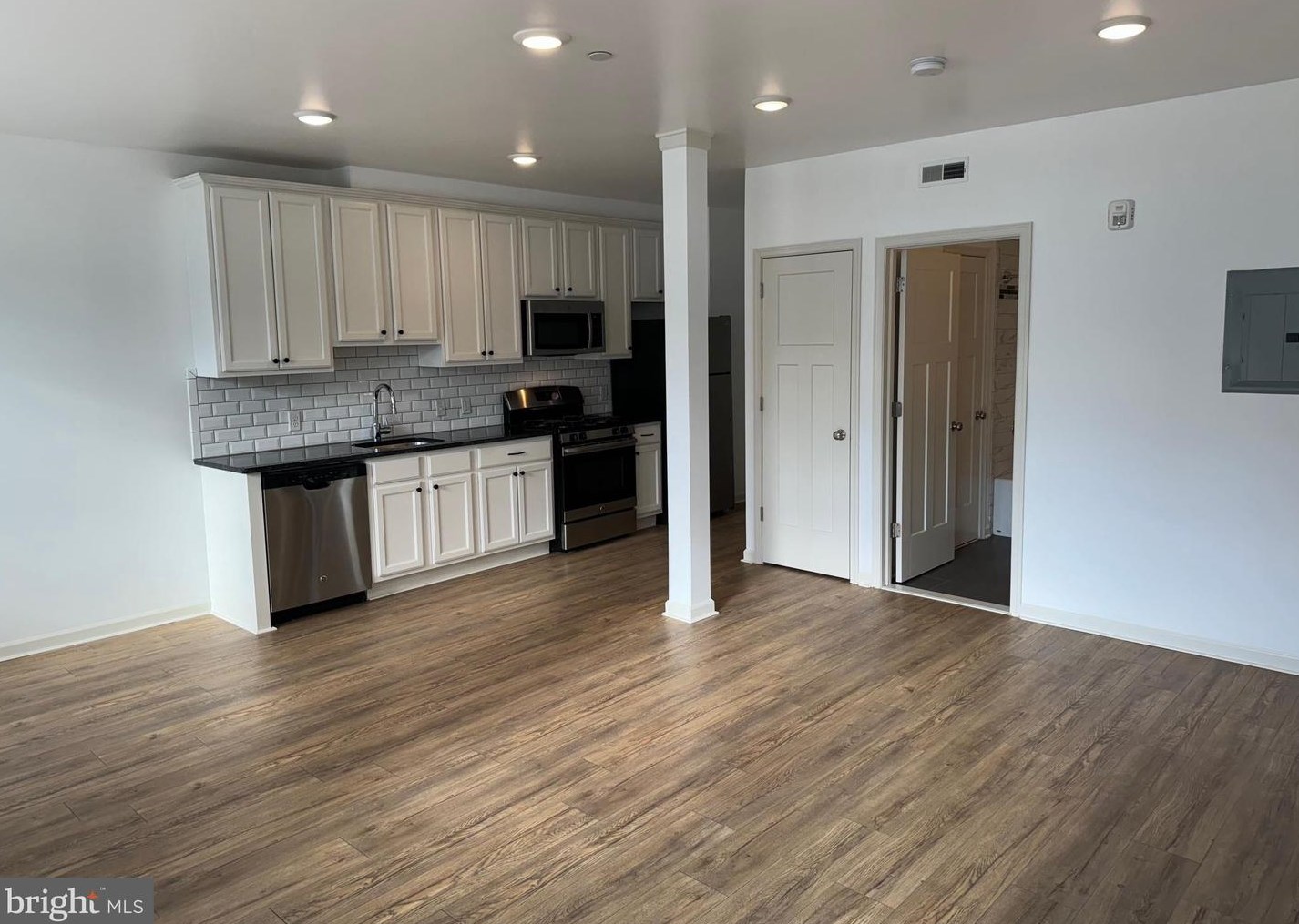 4114 Lauriston St #204, Philadelphia, PA 19128