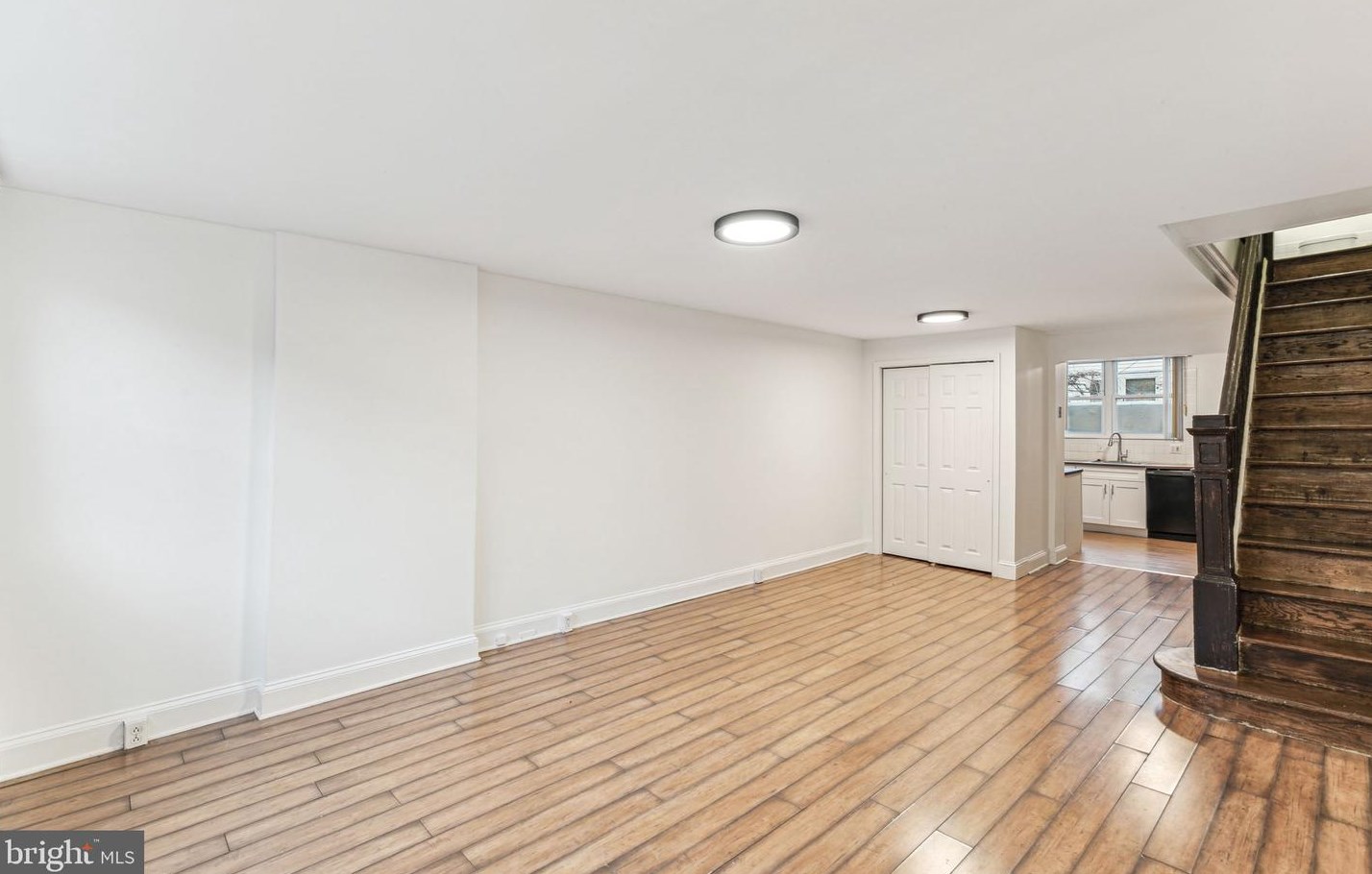 931 Hoffman St, Philadelphia, PA 19148-2324
