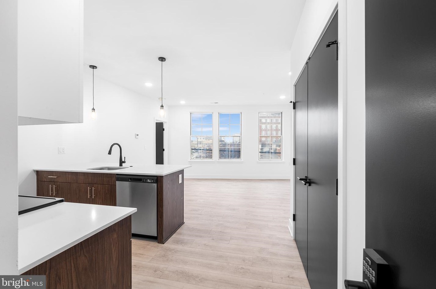 943 Washington Ave #203, Philadelphia, PA 19147