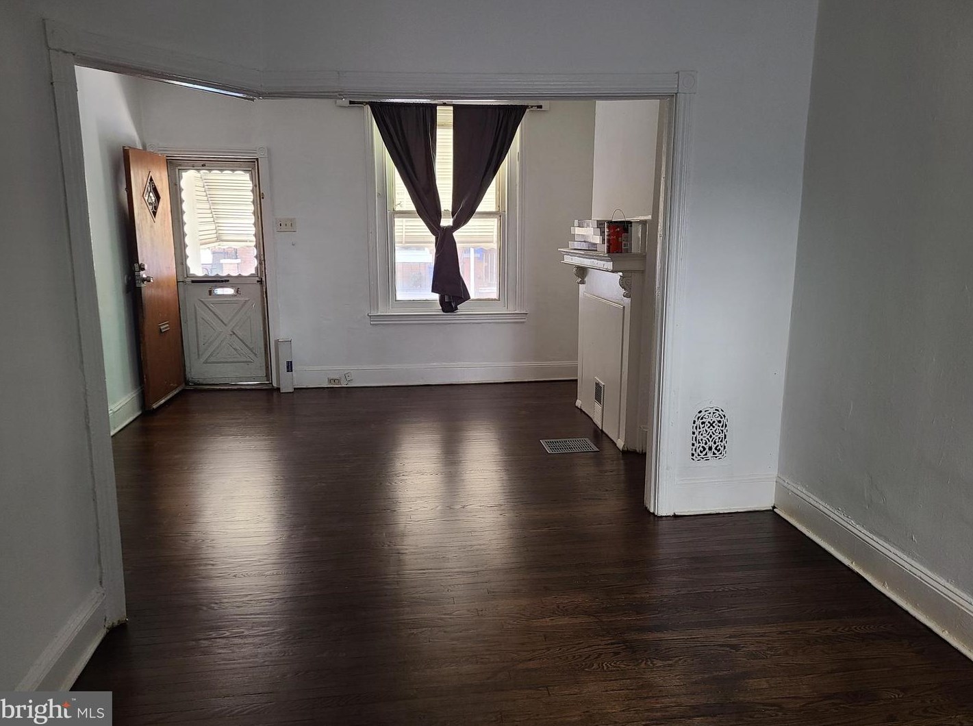 2735 Seltzer St, Philadelphia, PA 19132-2537