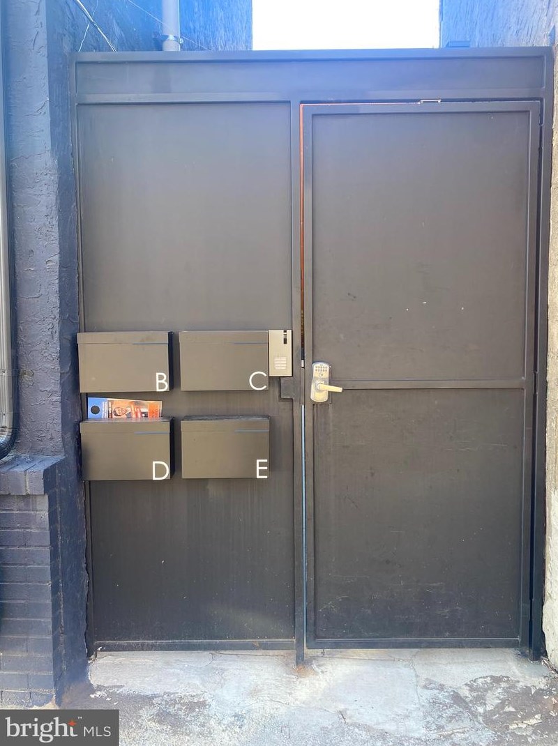 1328 S 9th St, Philadelphia, PA 19147