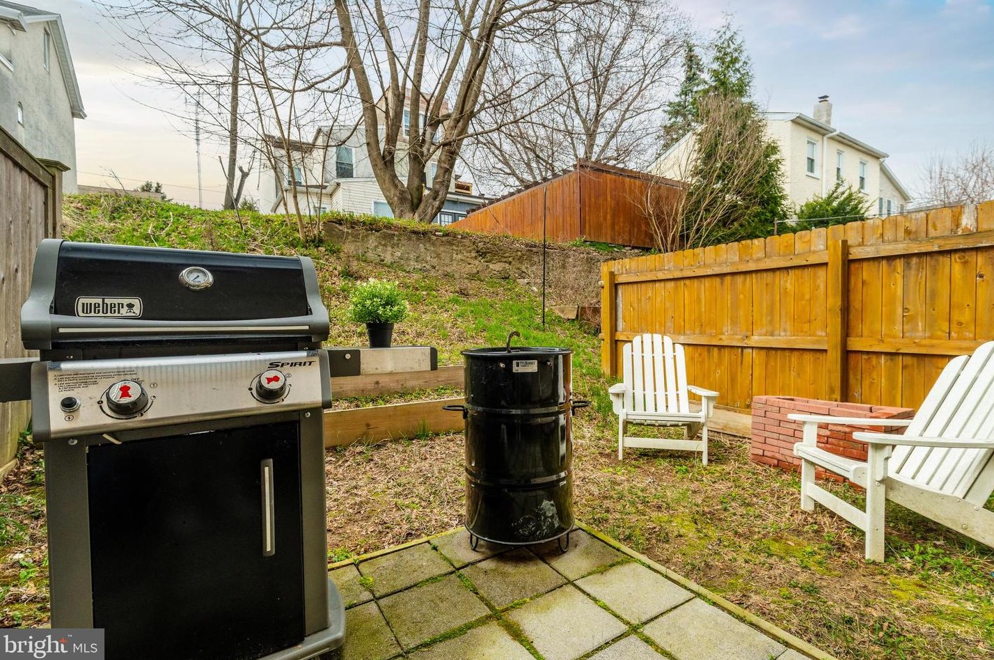 270 Delmar St, Philadelphia PA 19128-4502 exterior