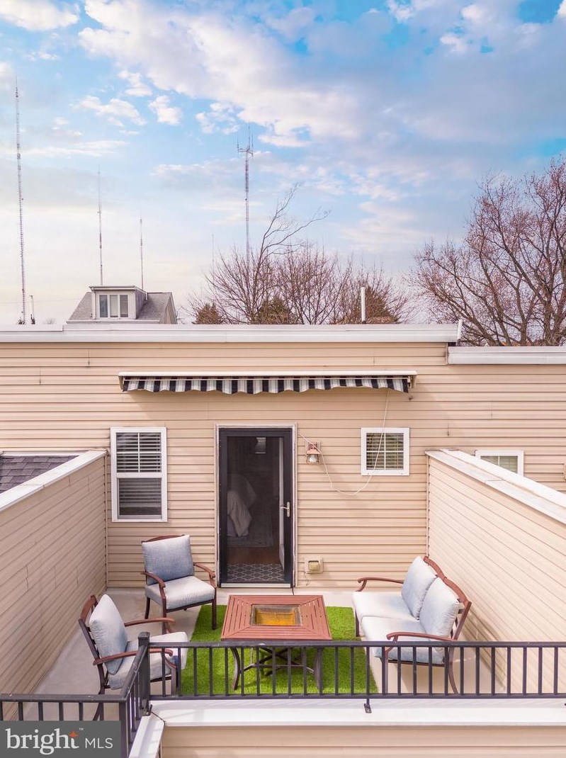 270 Delmar St, Philadelphia PA 19128-4502 exterior