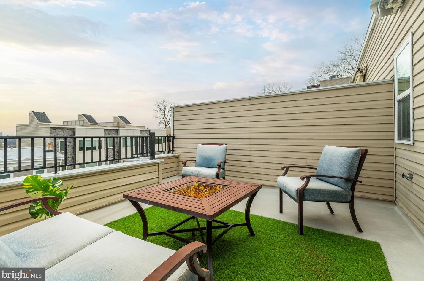 270 Delmar St, Philadelphia PA 19128-4502 exterior