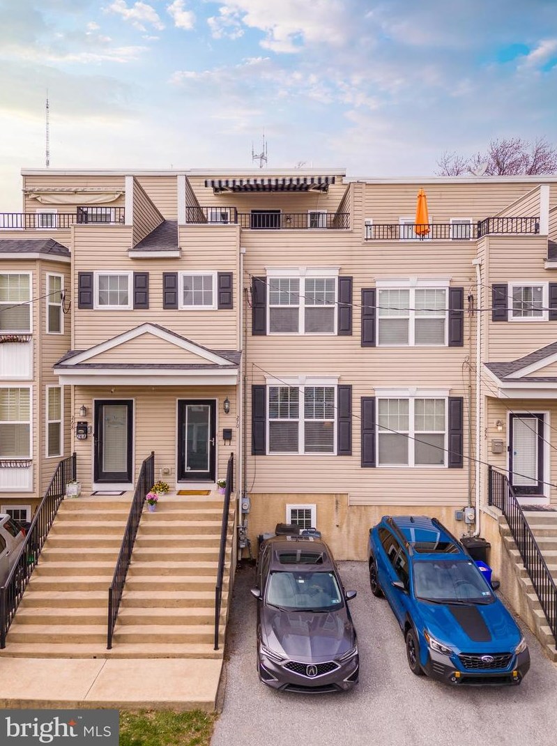 270 Delmar St, Philadelphia PA 19128-4502 exterior