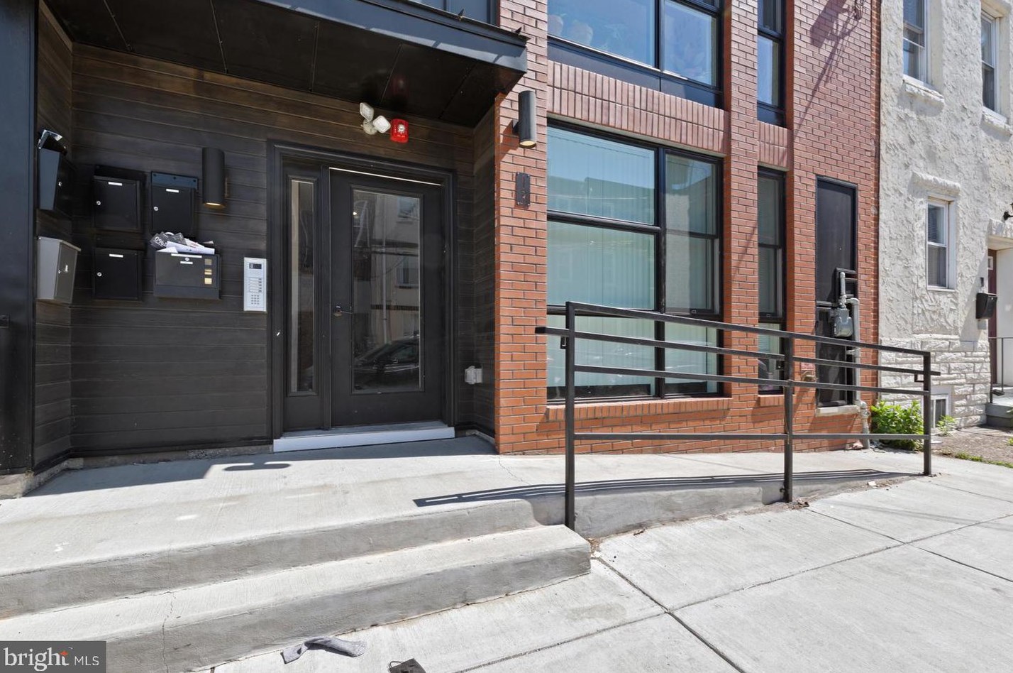13 Jefferson St, Philadelphia PA  19125-4416 exterior