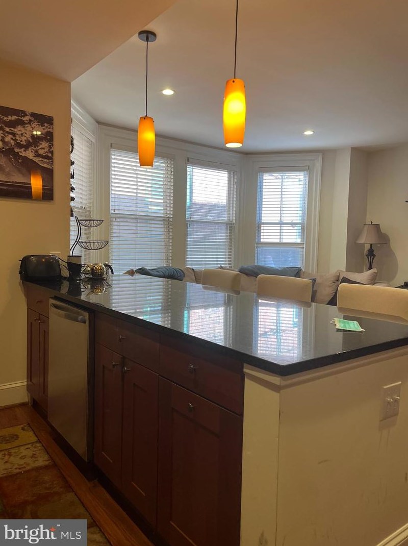 1820 Pine St #1r, Philadelphia, PA 19103