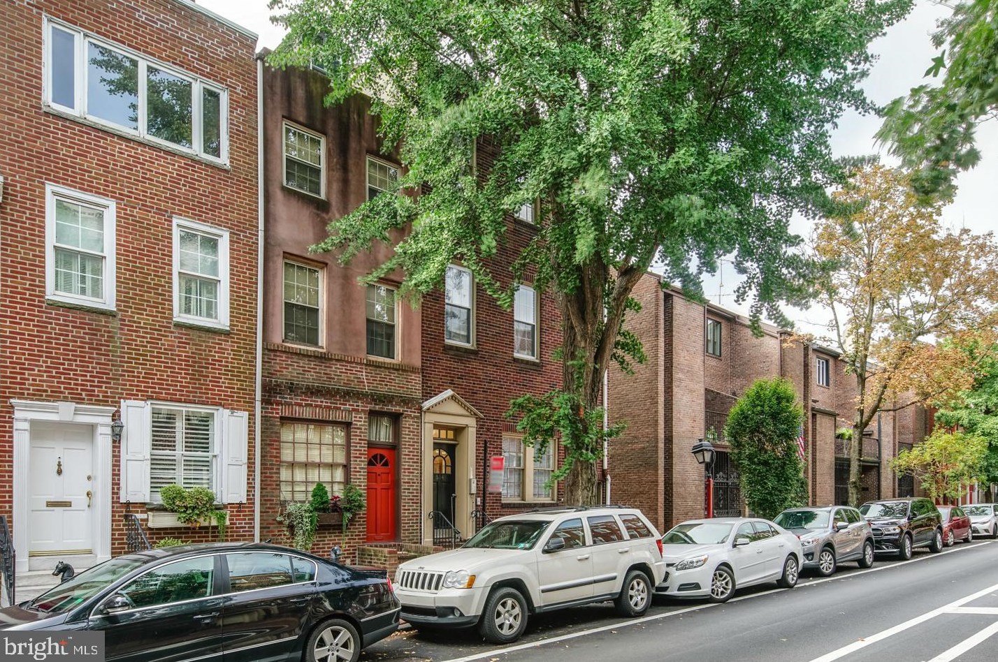 614 Pine St, Philadelphia PA  19106-4101 exterior