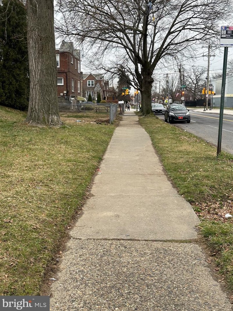 3300 Oakmont St, Philadelphia, PA 19136-3511